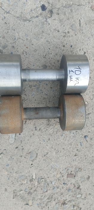 Продаются гантели