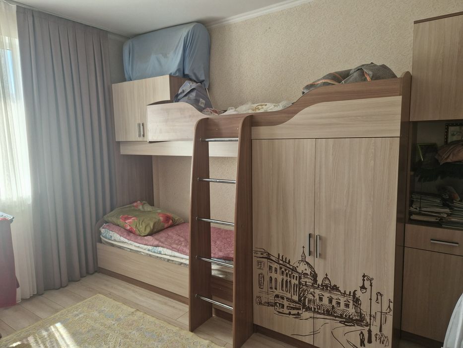 Двухъярусная кровать