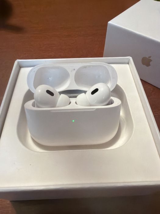 Чисто нови AirPods Pro
