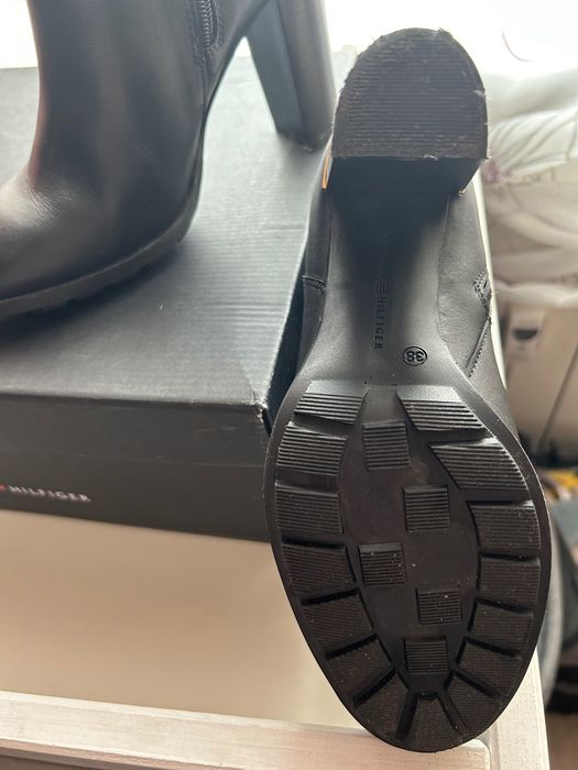 Черни боти на висок ток Tommy Hilfiger 38 номер