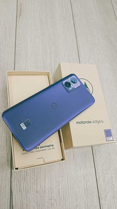 Телефон Motorola Edge 30 neo