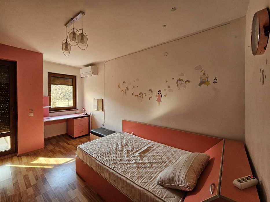 Дава се под наем Многостаен апартамент в Пловдив, Кършияка - 195 кв.м за 850 € - Снимка #6