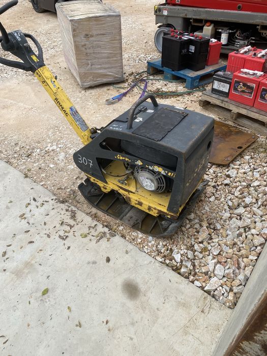 Виброплоча Bomag реверсивна дизел 225кг.