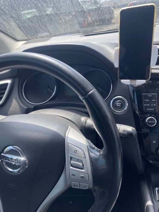 стойка за телефон nissan qashqai j11