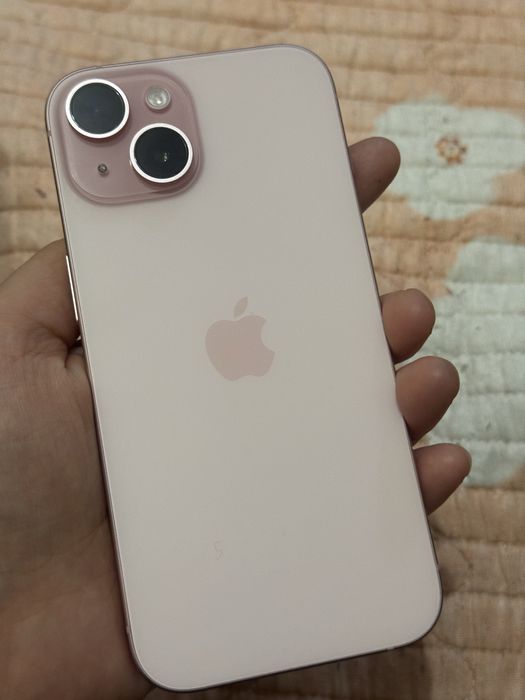 Телефон Iphone 15