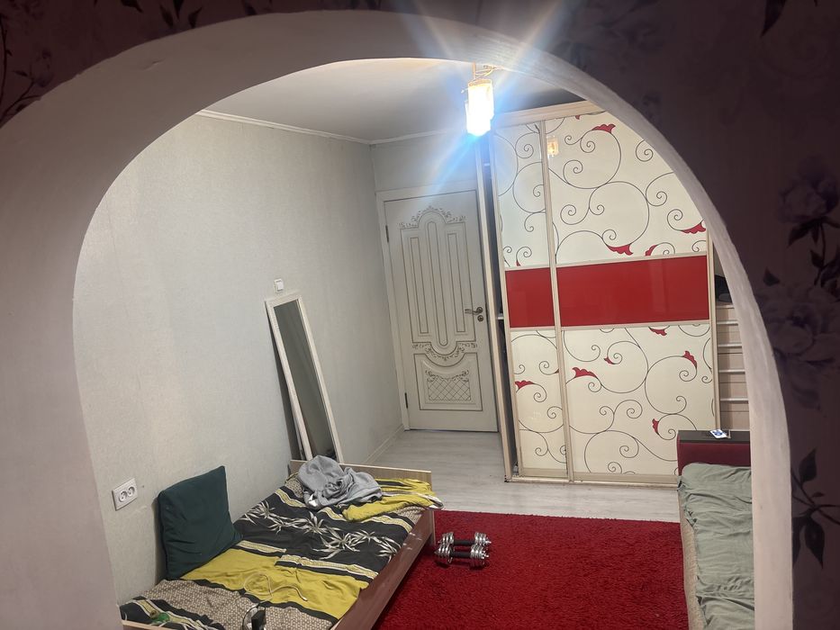 Беру одного парня па подселение