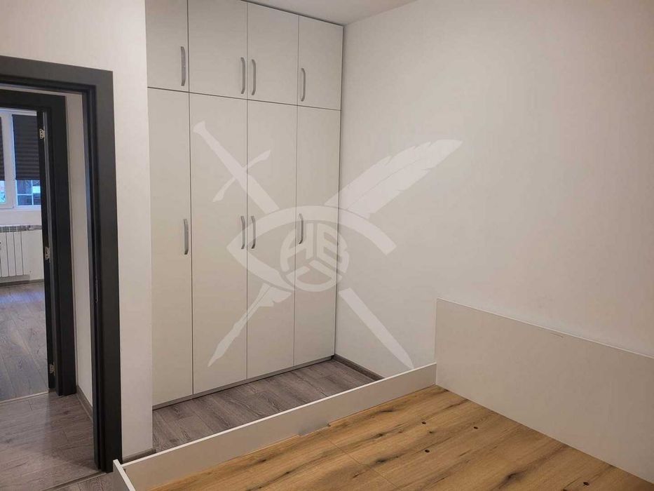 Дава се под наем Тристаен апартамент в София, Център - 62 кв.м за 822.63 € - Снимка #3