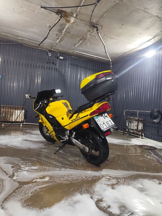 Продам мотоцикл Suzuki RF600R