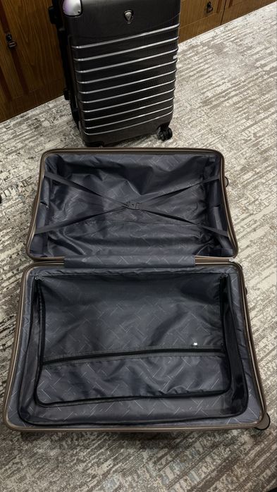 Продам чемодан размер XL