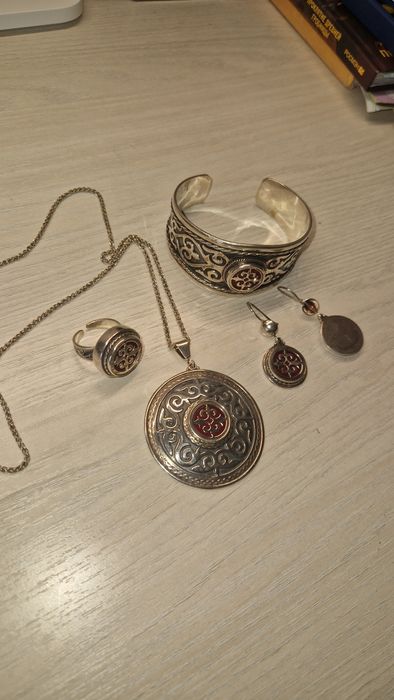 Продам серебряный набор