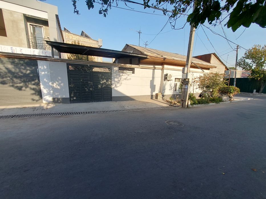 Продаётся дом в р.Юнусабад ориентир Кази Махалла цена договору