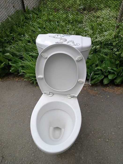 Срочно продам унитаз