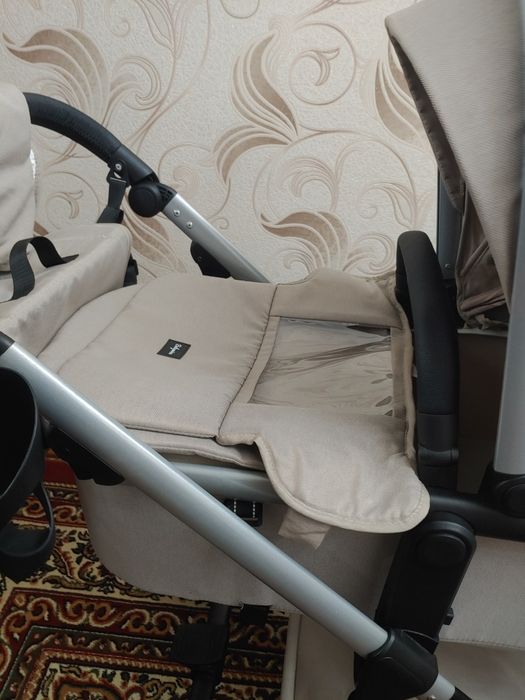 Детская коляска в полном комплекте