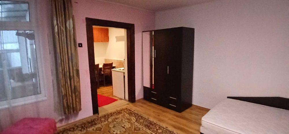 Самостоятелна къща