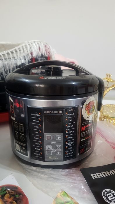 Мультиварка Redmond