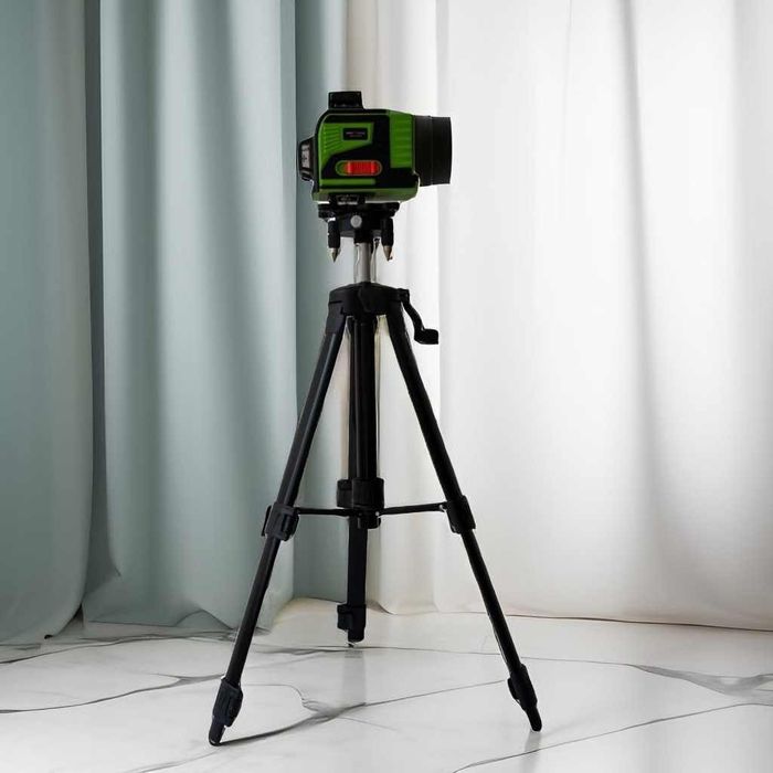 4D Лазерен Нивелир с 16 Линии (Четири Точков), Самонивелиращ се, със З