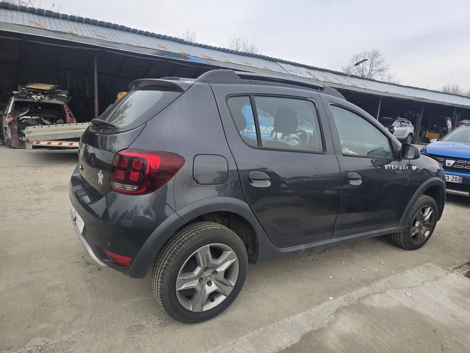 DACIA Sandero Stewpay la cheie 2018 0.9 TCE 80.000 km  Avariat  Lovit
