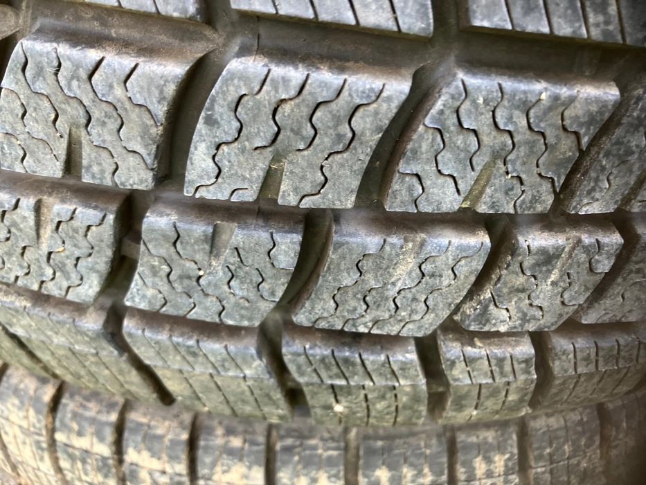 Cauciucuri 195 79 15 C si 225 70 15 C