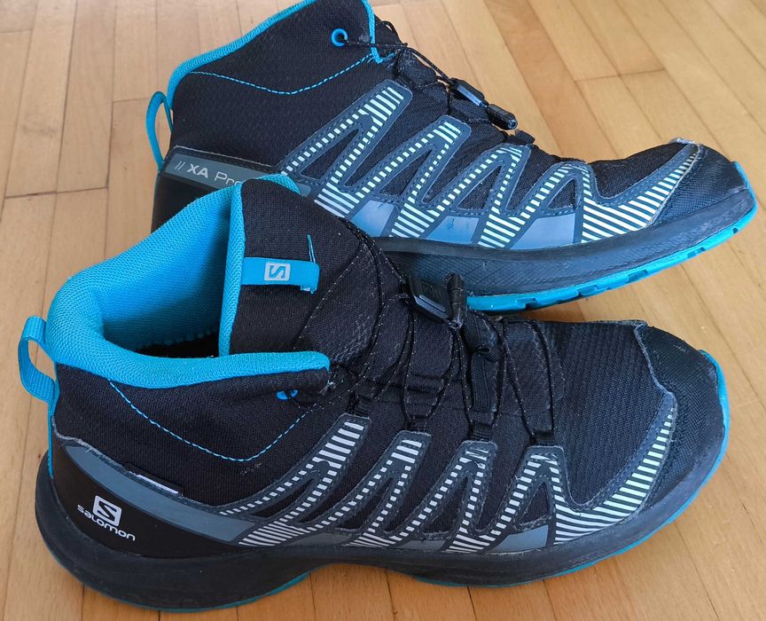 Ghete drumetie trekking Salomon