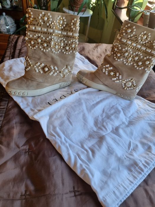 Cizme Casadei nr.37, aproape noi