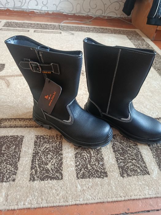 Продам спецобувь