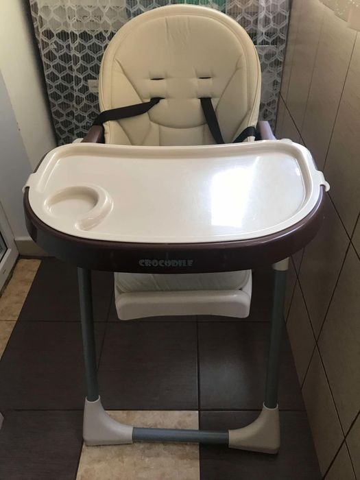 Vând scaun de masă