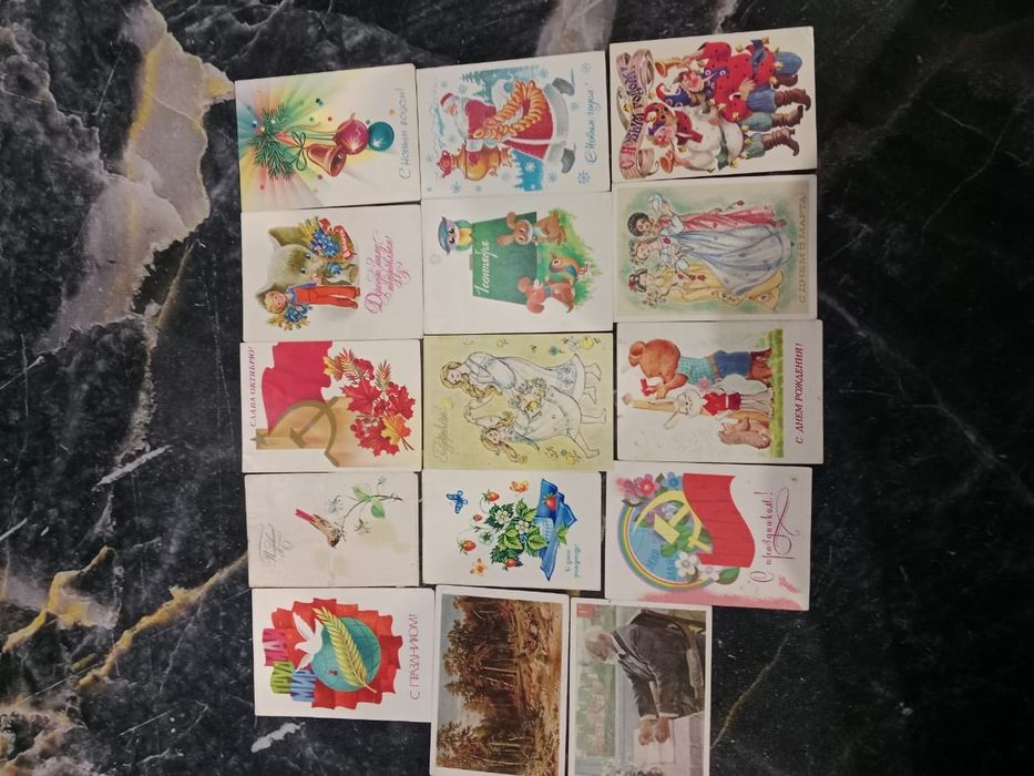 Продам открытки ссср и значки.