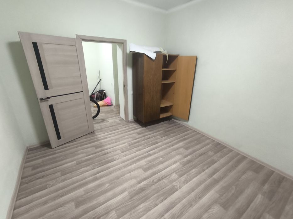 продам 2х комнатную старого типа