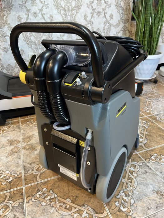 Продам Коврочистку Карчер