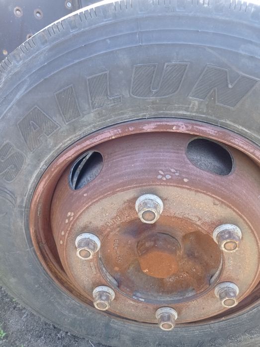 Продам резину Sailun215/75R17.5