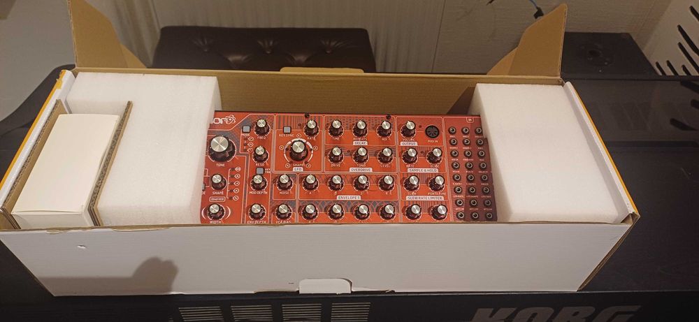 Behringer NEUTRON nou la cutie