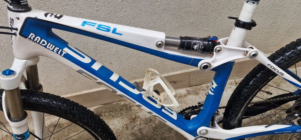 Bicicleta carbon, Focus FSL.