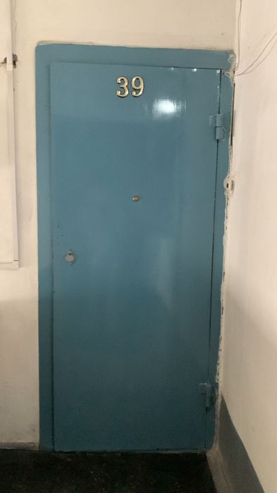 Продам входную дверь