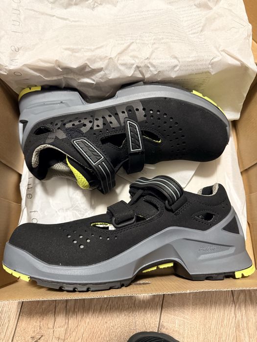 Продавам работни обувки UVEX