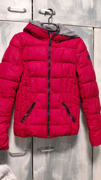 Зимно червено яке