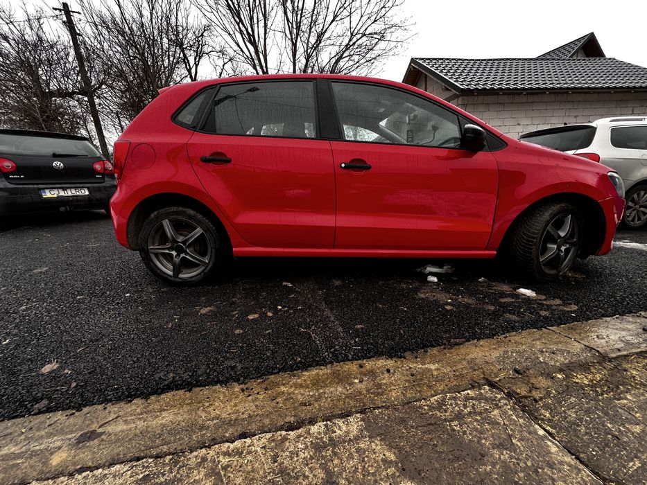 Se vinde polo, mai multe detalii in privat!