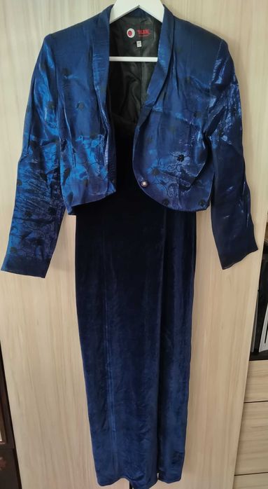 Абитуриенска рокля