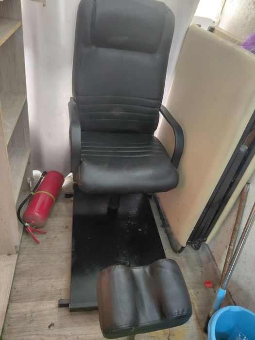 Срочно педикюр кресло продам 25000