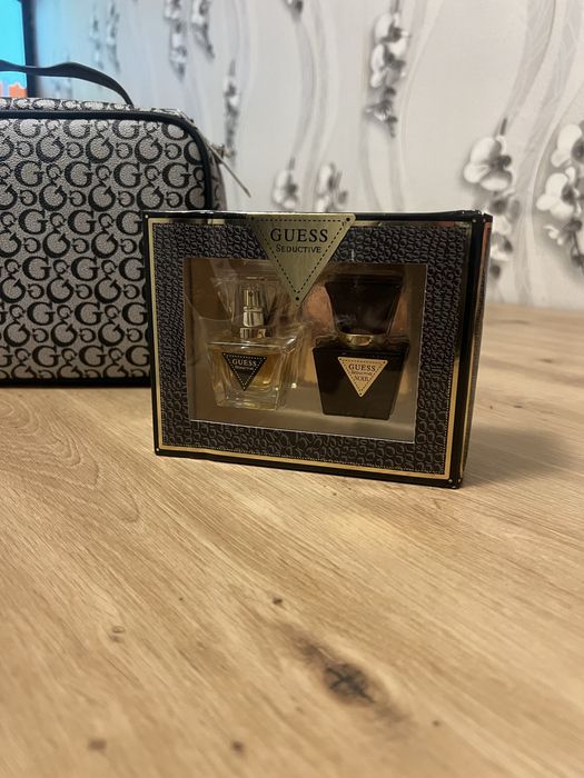 Guess комплект чанта и парфюми