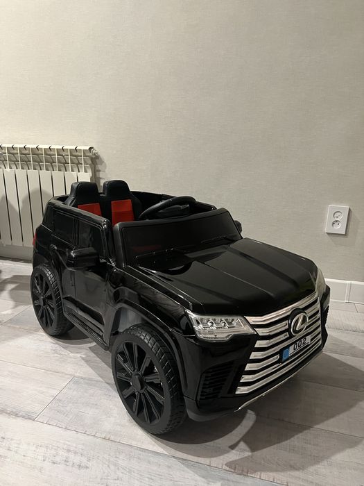 Машина детская, Lexus в отличном состоянии