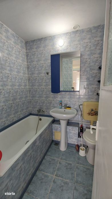 De vanzare garsoniera ,etajul1,zona Duiliu Zamfirescu