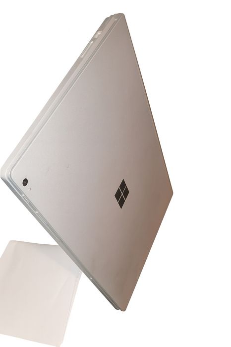 Microsoft Surface Book 3 – Intel Core i7, 32GB RAM, 1TB SSD, NVIDIA 4G