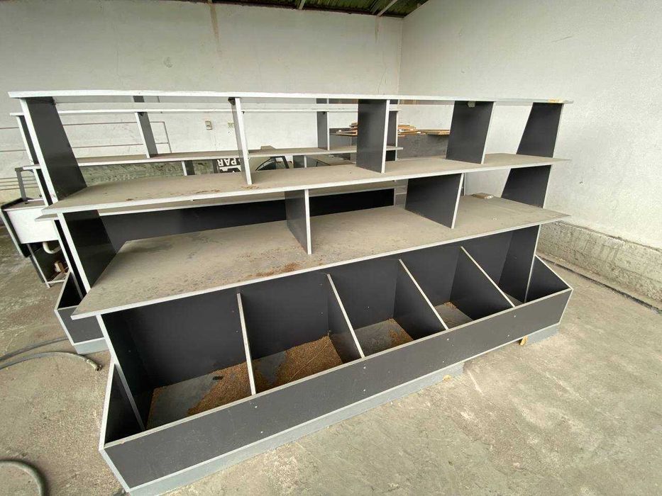 Продаются прилавки для продуктового магазина.