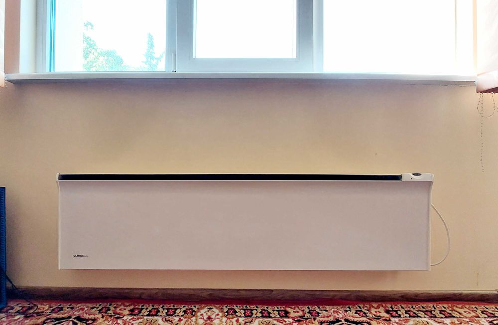 Запазен  малко употребяван Adax Glamox 1500 w.