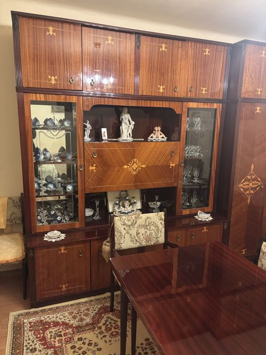 Vand dulap de haine si vitrina