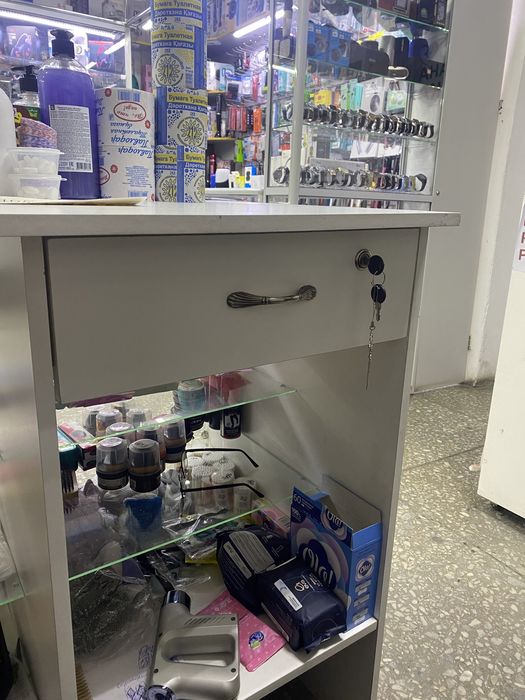 Продам витрину..