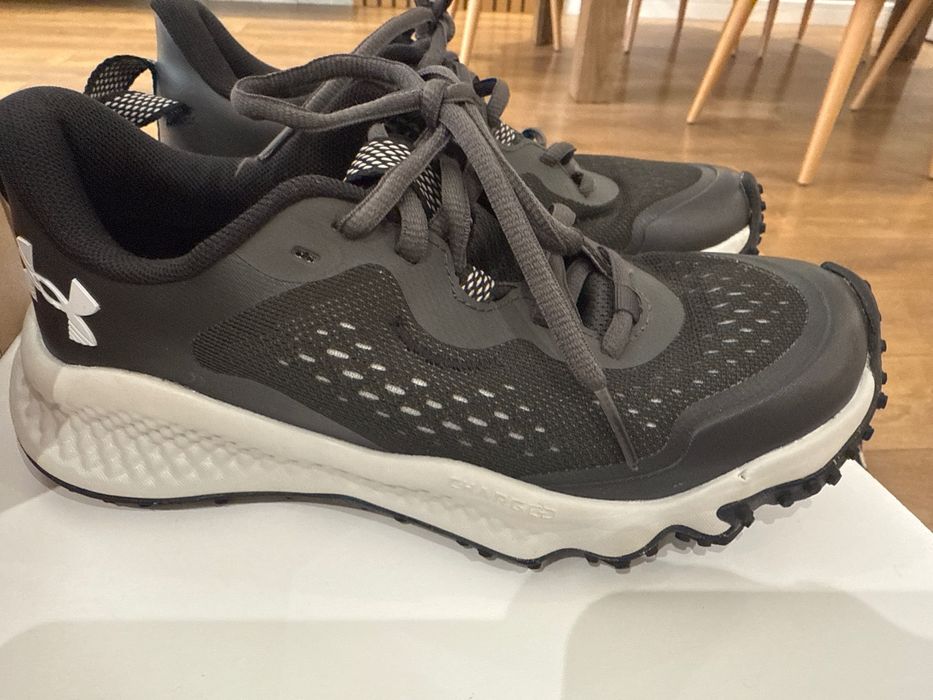 Маратонки Under Armour-35,5 номер
