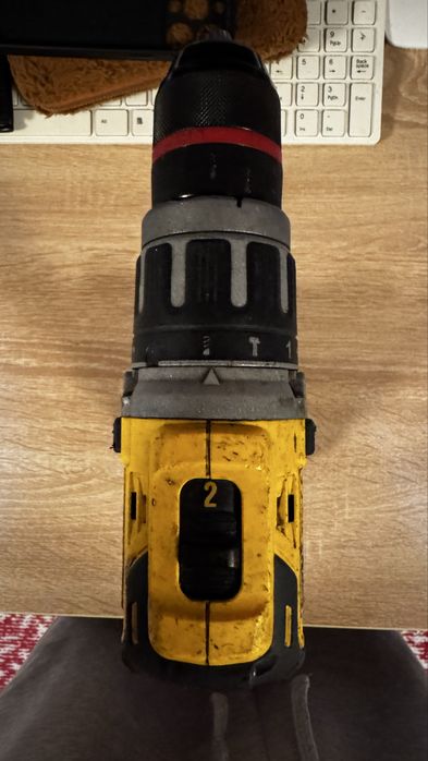 Bormasina dewalt dcd796