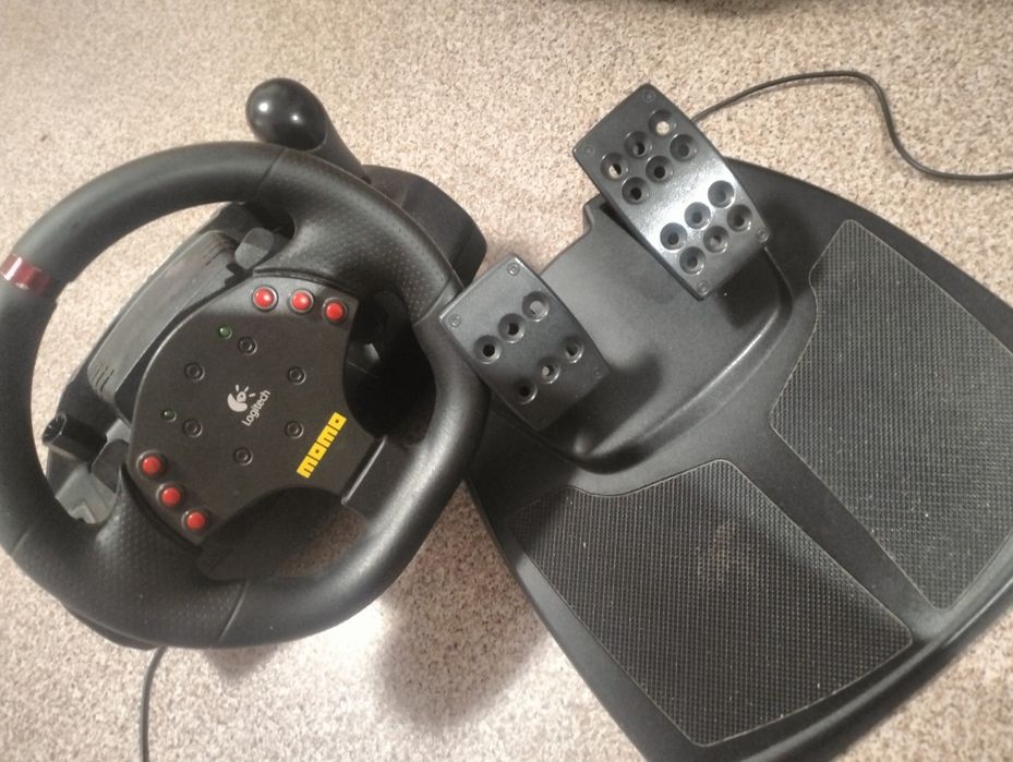 Logitech MOMO Racing