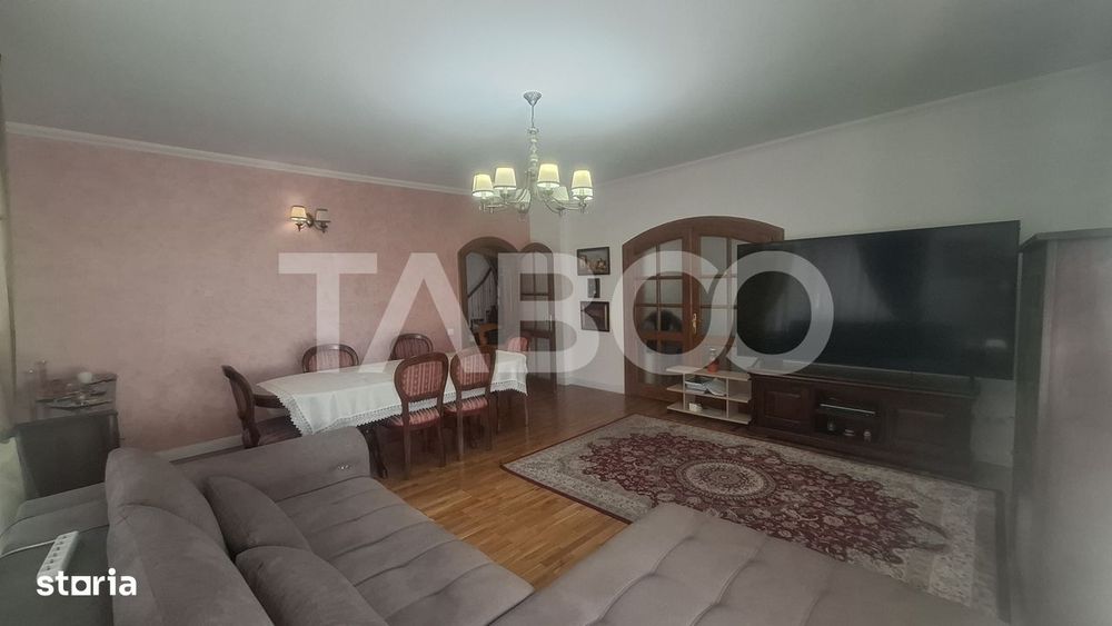 Apartament 4 camere 155 mp 2 balcoane garaj inchis Central Sibiu — fotografia 2